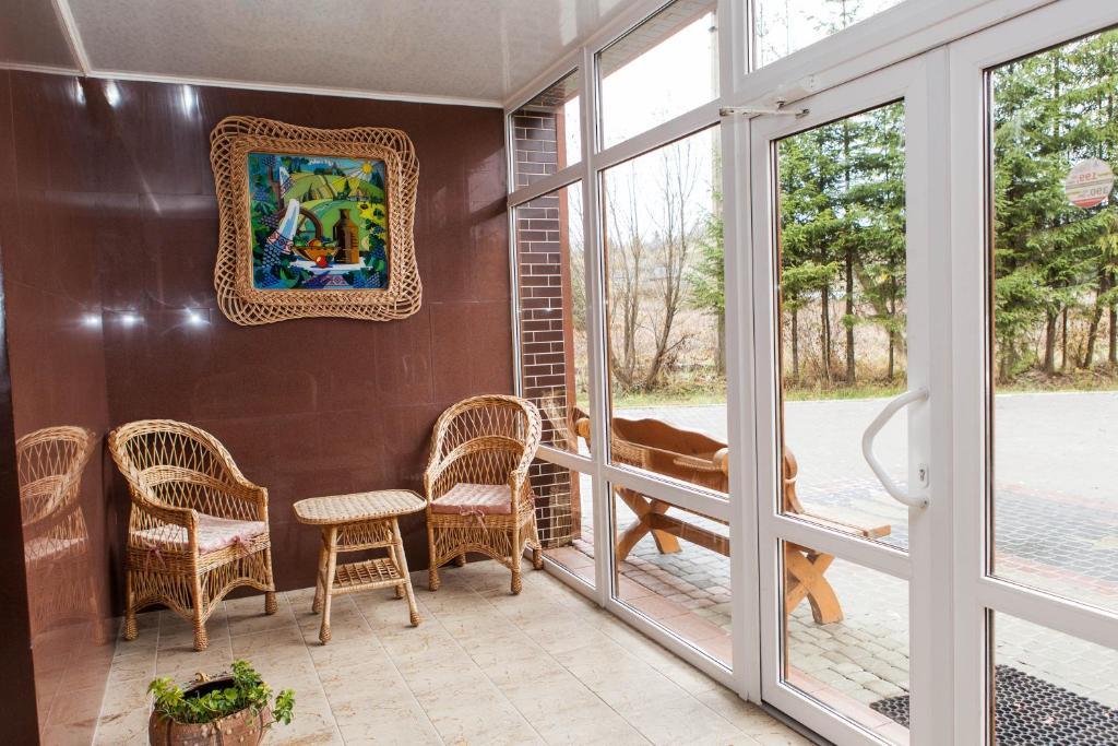 Ялинка Готель Vyshkiv Exterior foto