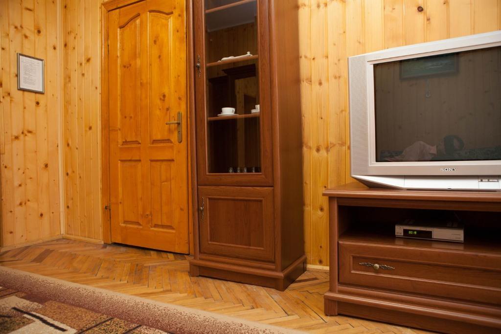 Ялинка Готель Vyshkiv Exterior foto