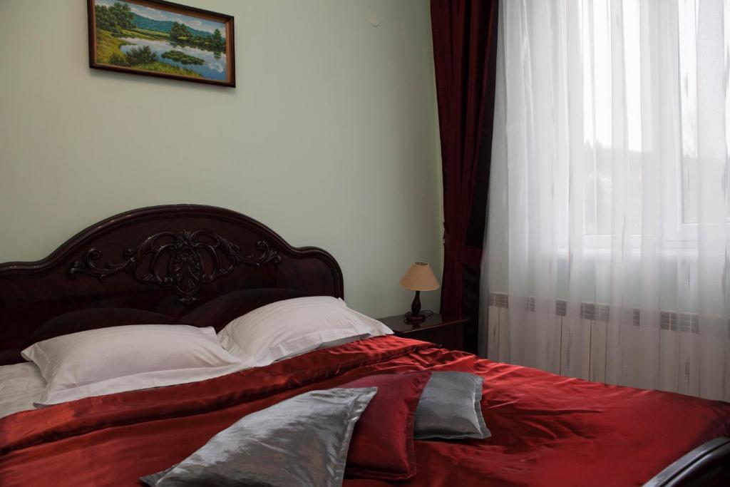 Ялинка Готель Vyshkiv Zimmer foto